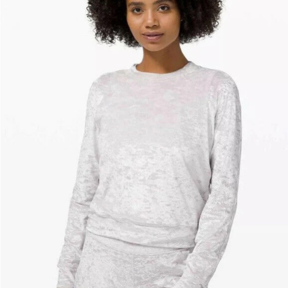 Lululemon Warm Down Crew *Crushed Velvet special edition
Chrome EUC